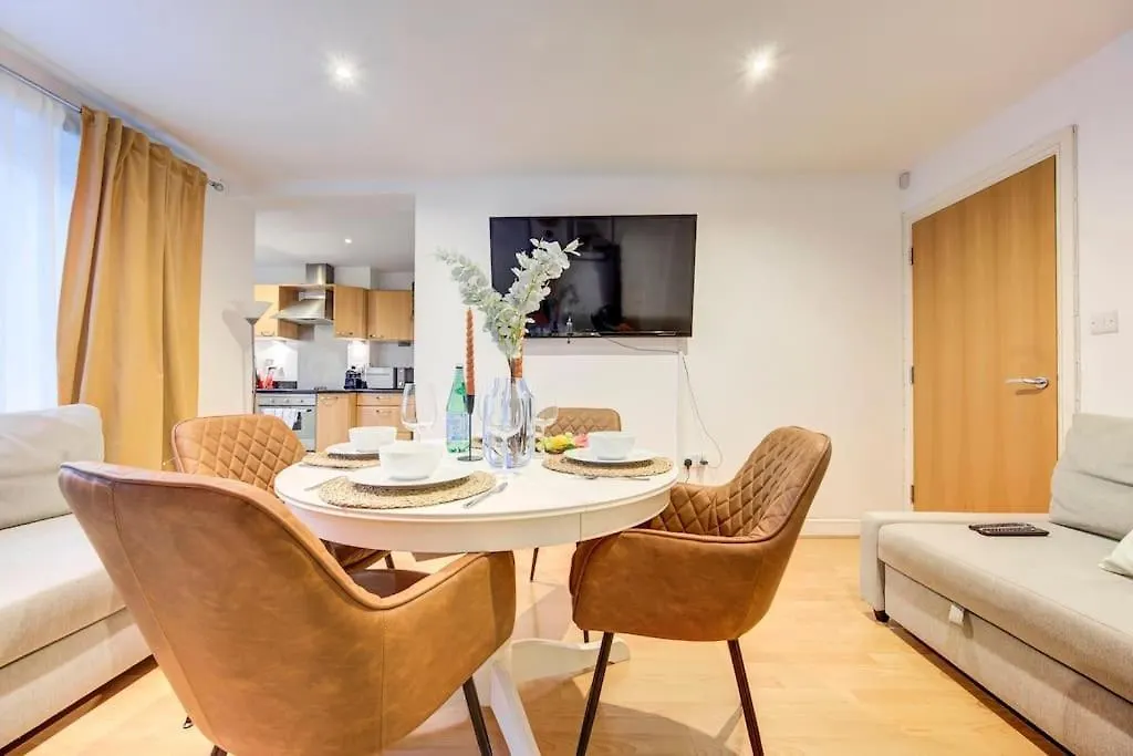 Tower Bridge Apartment location